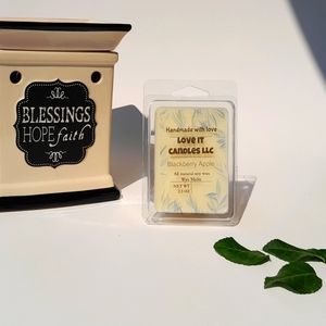 Wax Melts Amber Rose and Vanilla 2.5oz Heart shape